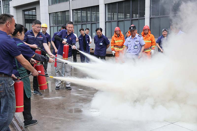 Le groupe Hengjiu mène un exercice d'urgence en matière de sécurité incendie.